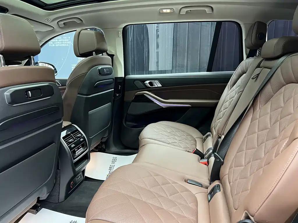BMW X7 — миниатюра 8