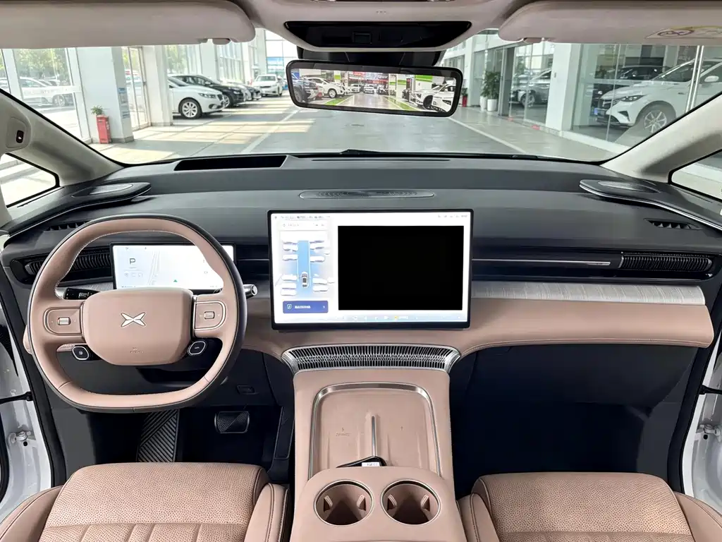 XPeng X9 — миниатюра 6
