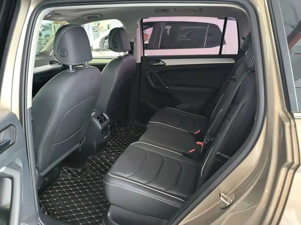 Volkswagen Tiguan L — миниатюра 16