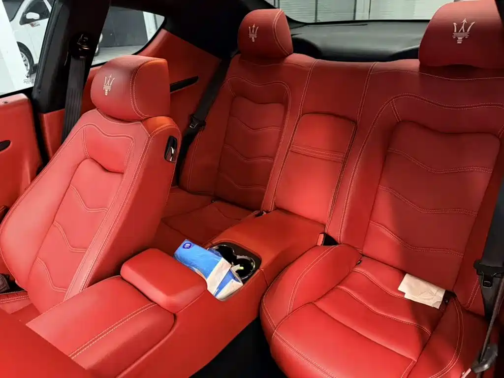 Maserati GranTurismo — миниатюра 6