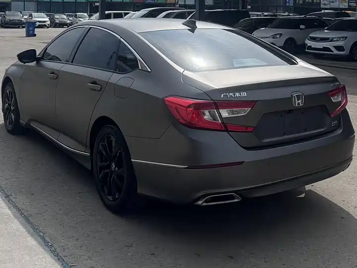 Honda Accord — миниатюра 11