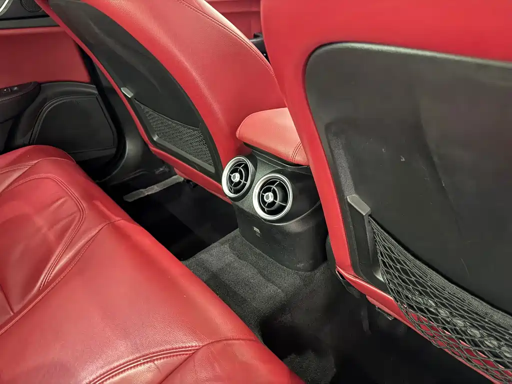 Alfa Romeo Giulia — миниатюра 10