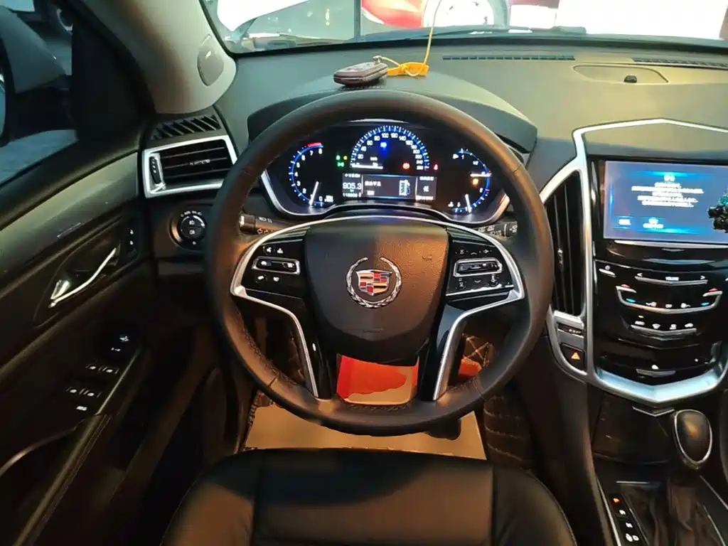 Cadillac SRX — миниатюра 11