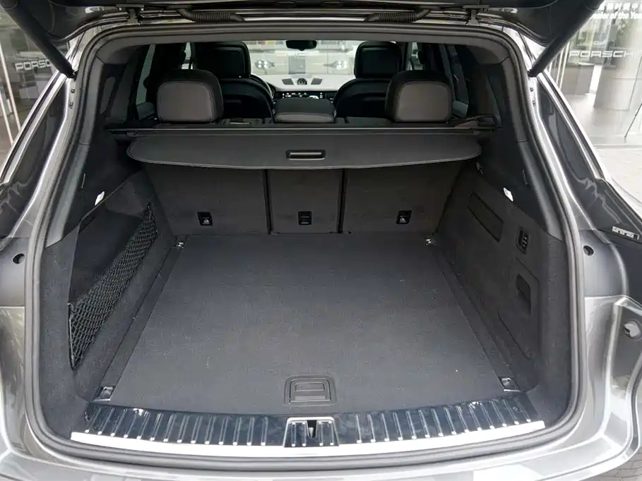 Porsche Cayenne — миниатюра 23