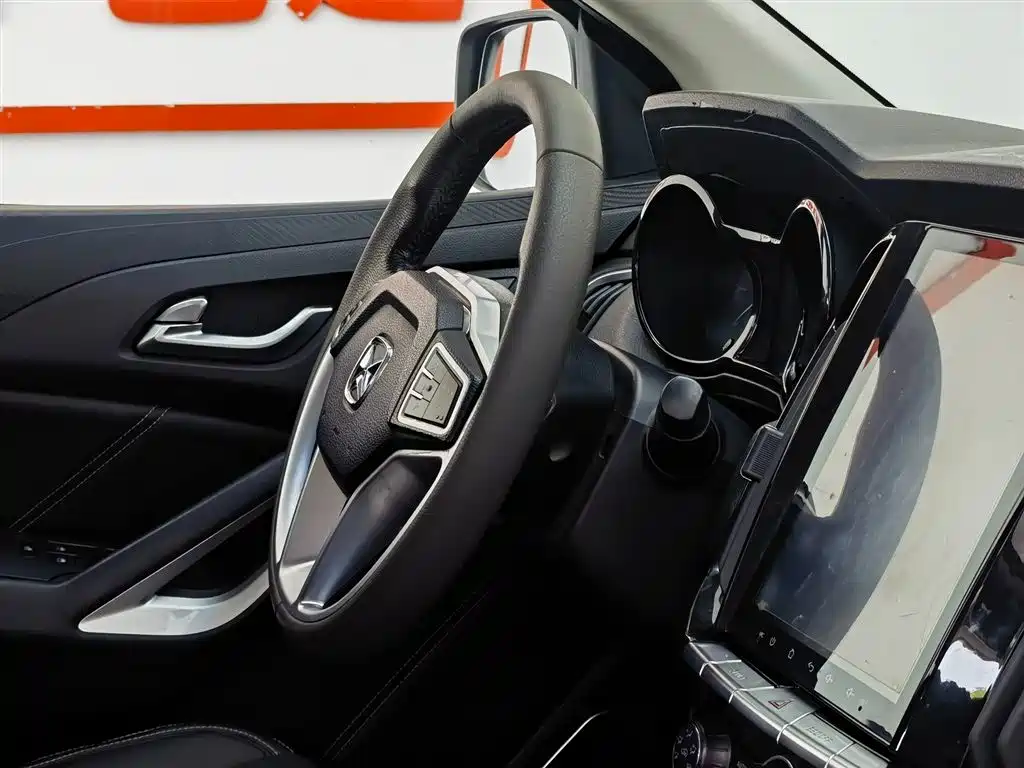 JMC S350 2016 2.0T AT Luxury 5 мест