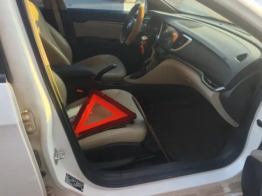 Buick Excelle — миниатюра 8