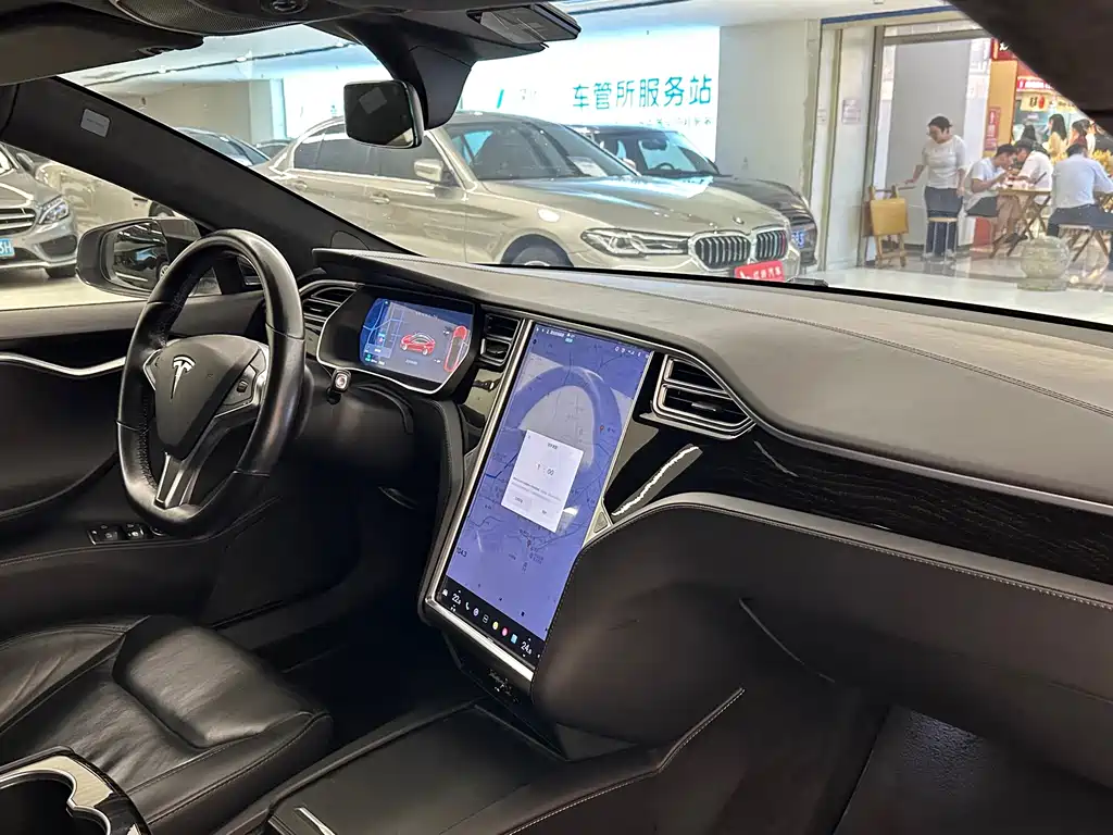 Tesla Model S — миниатюра 13