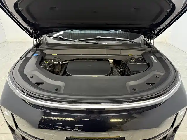 Li Auto Li L8 — миниатюра 10