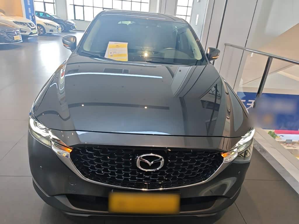 Mazda CX-5 2.0 л 2024 г. Серебристо-серый, пробег 19300 км