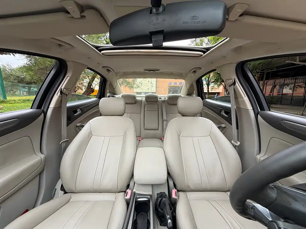 Ford Mondeo 2013 2.3L Fashion