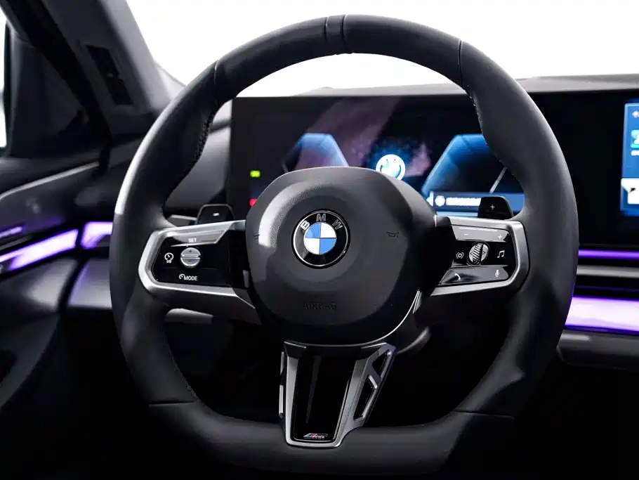 BMW 5 Series — миниатюра 14