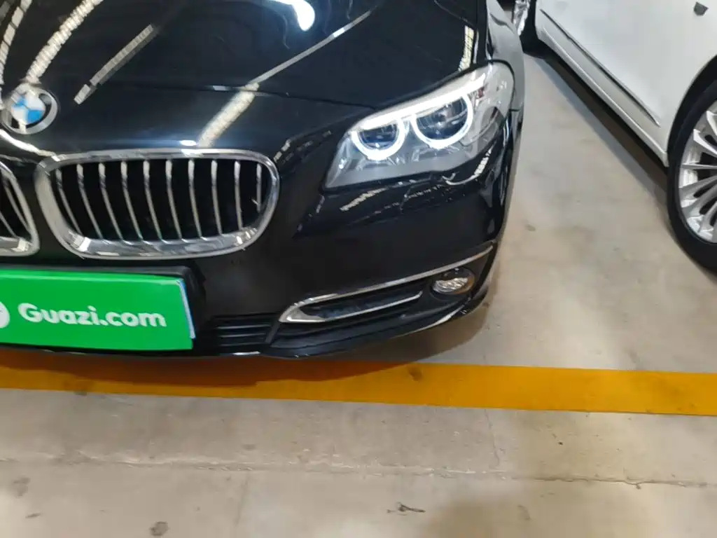 BMW 5 Series — миниатюра 24