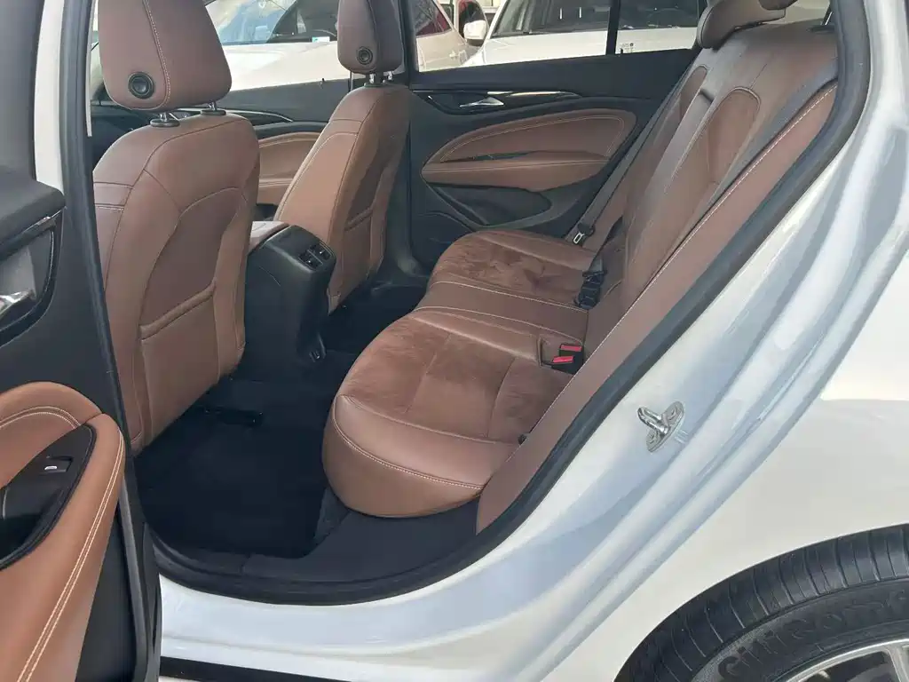 Buick Regal — миниатюра 5