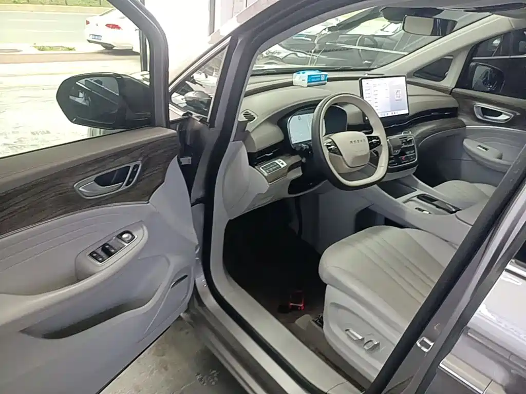 Roewe iMAX8 New Energy — миниатюра 16