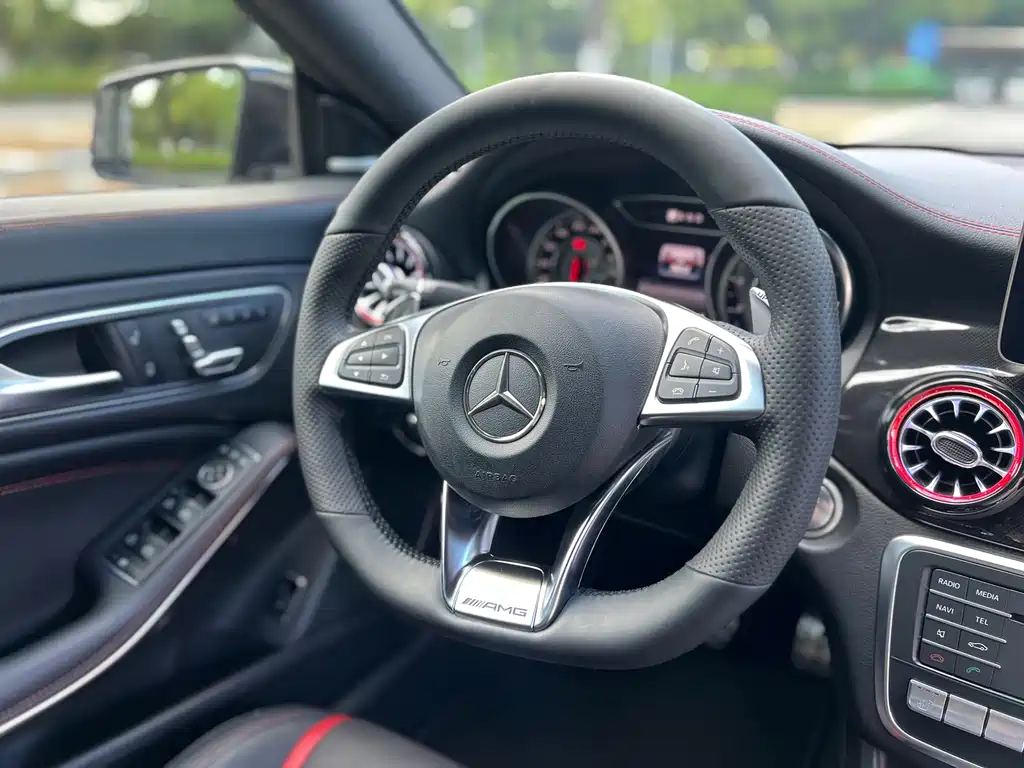Mercedes-Benz CLA AMG — миниатюра 10
