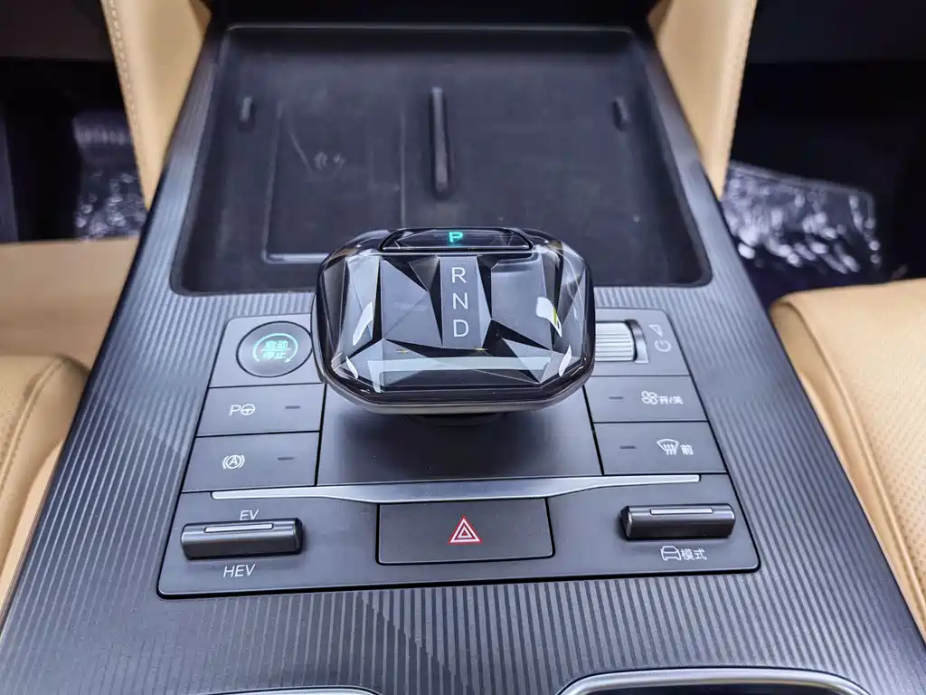 BYD L DM-i — миниатюра 17