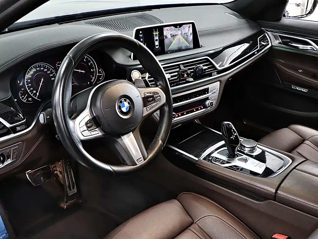 BMW 7 SERIES