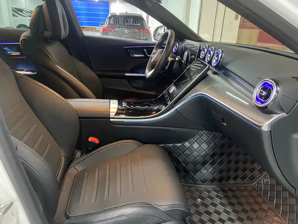 Mercedes-Benz C-Class — миниатюра 12