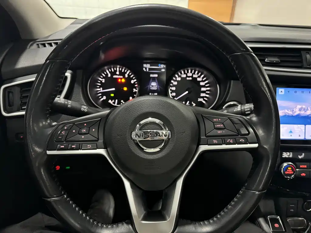 NISSAN QASHQAI