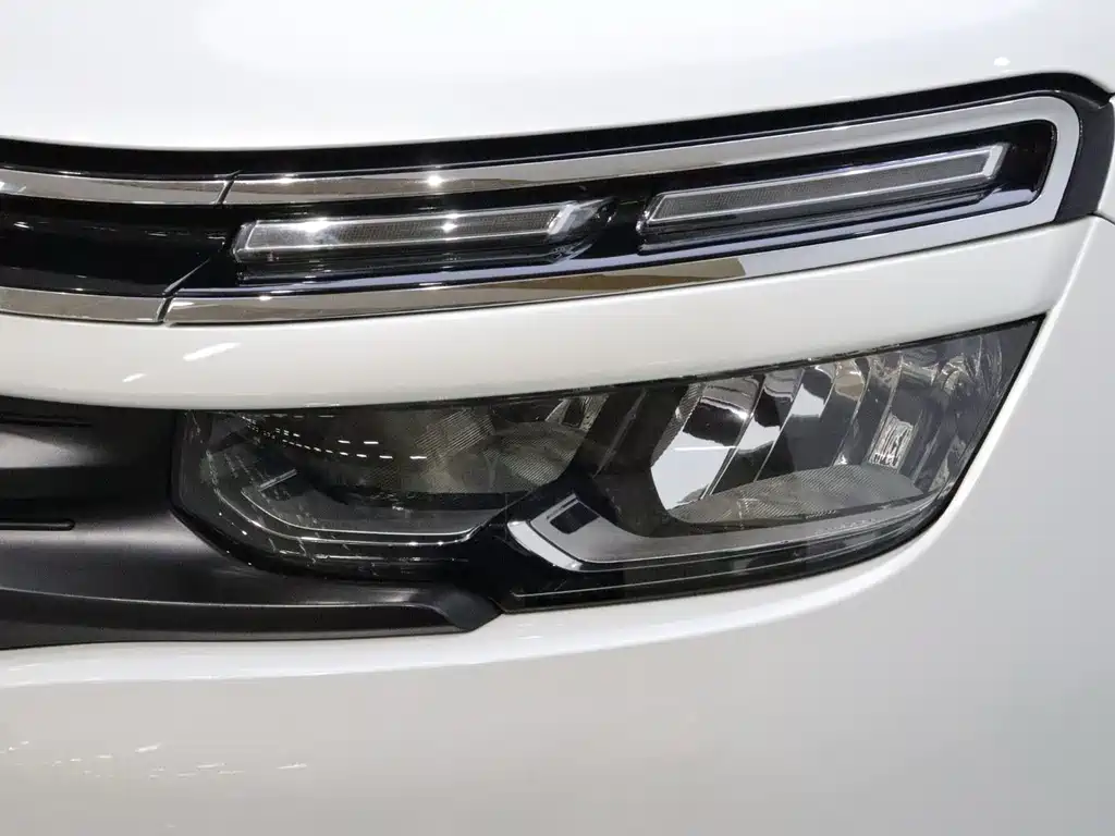 Citroen C5 AIRCROSS — миниатюра 18