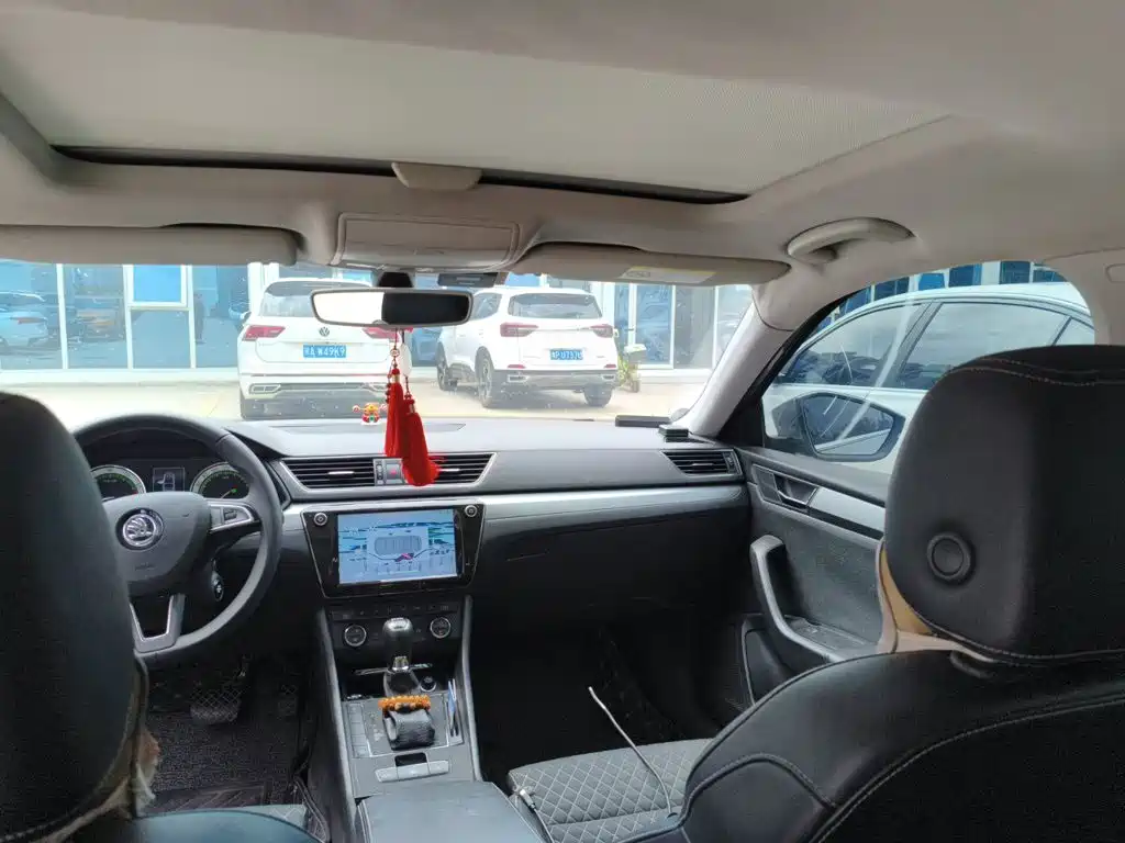Skoda Superb — миниатюра 19