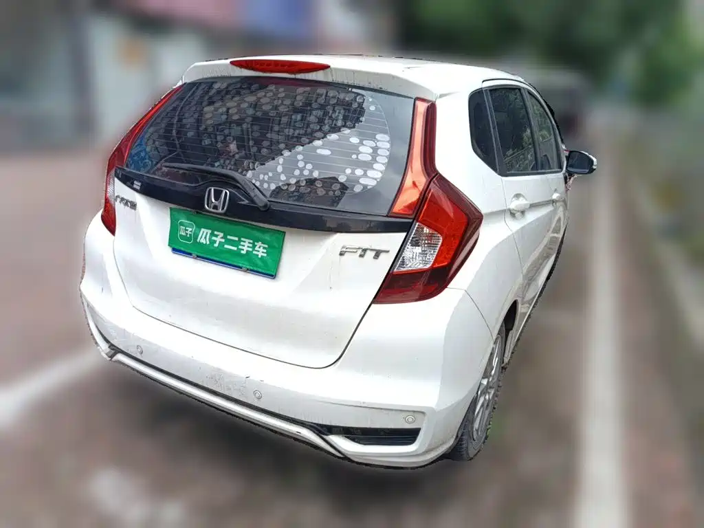 Honda Fit — миниатюра 6