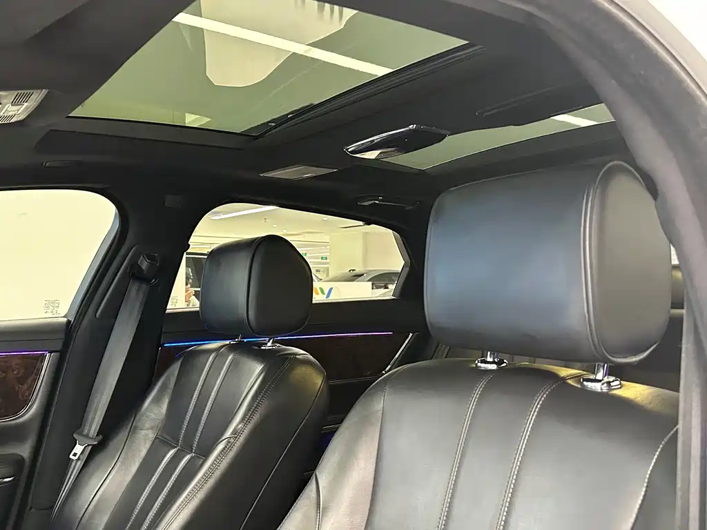 Jaguar XJ — миниатюра 11