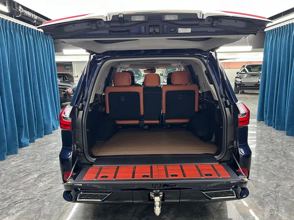 Lexus LX — миниатюра 14