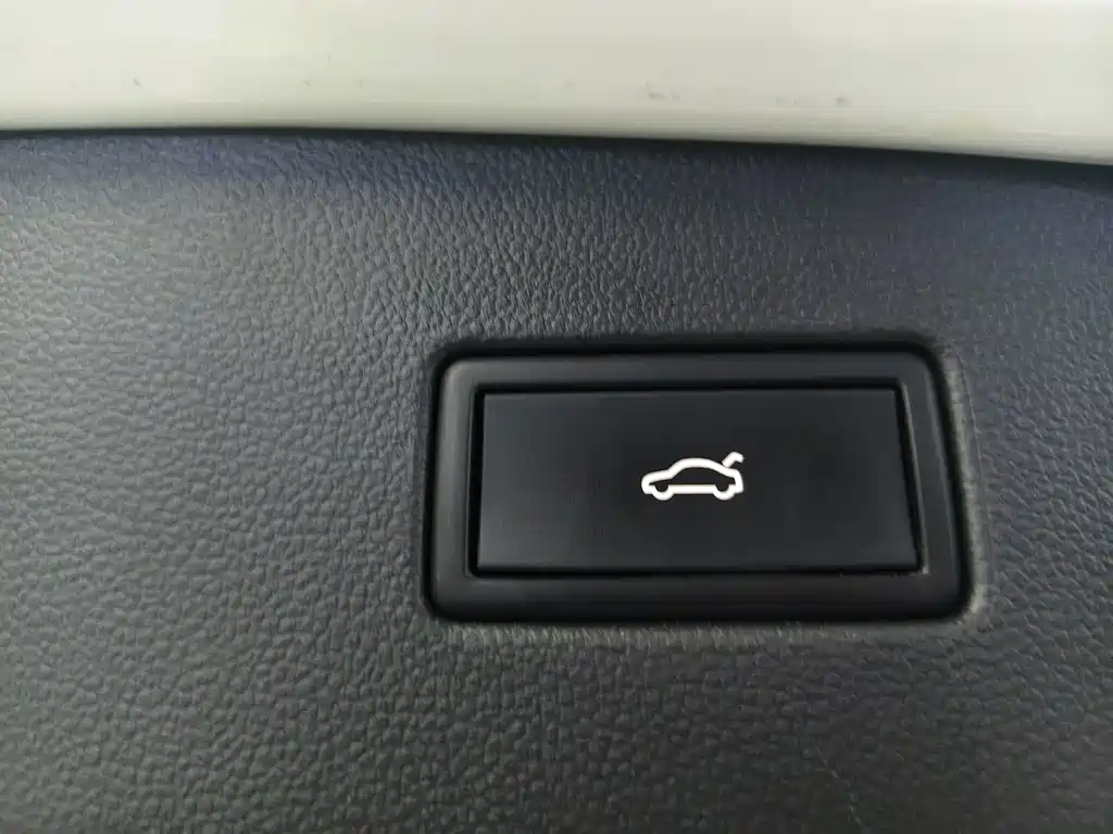 Volkswagen Tiguan L — миниатюра 11
