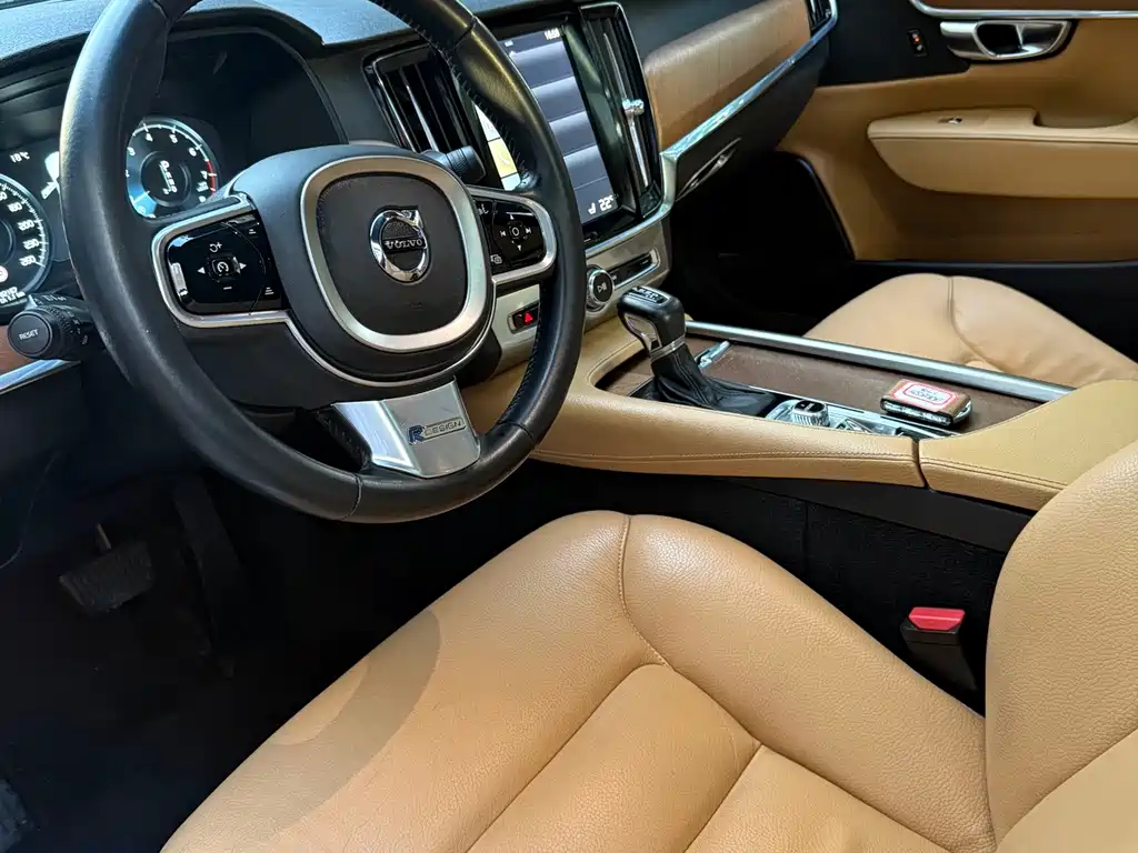 Volvo S90 — миниатюра 5