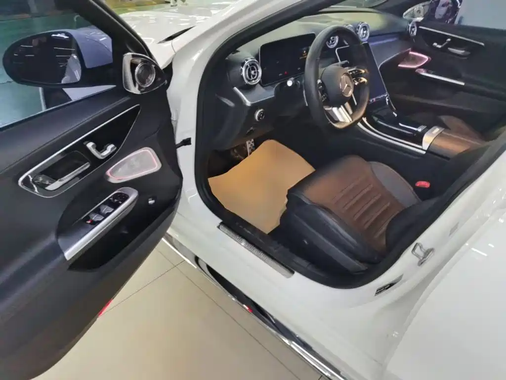 Mercedes-Benz C-Class — миниатюра 16