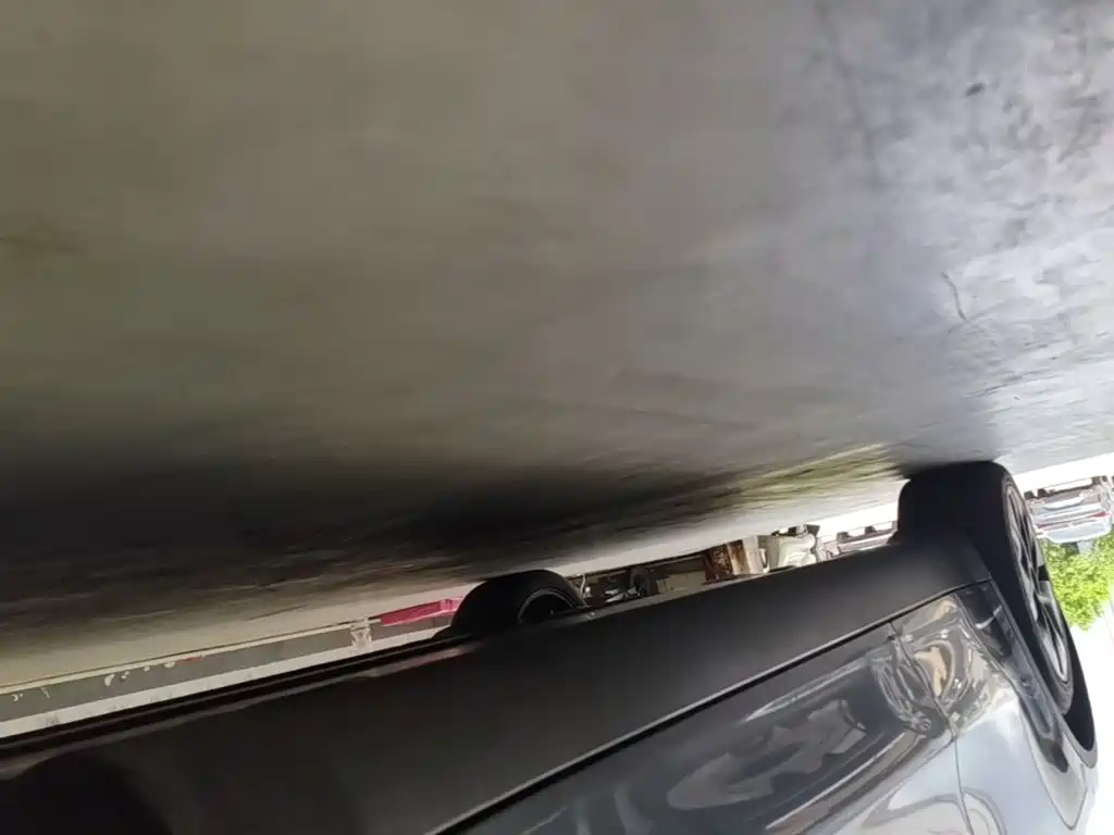 Tesla Model Y — миниатюра 21