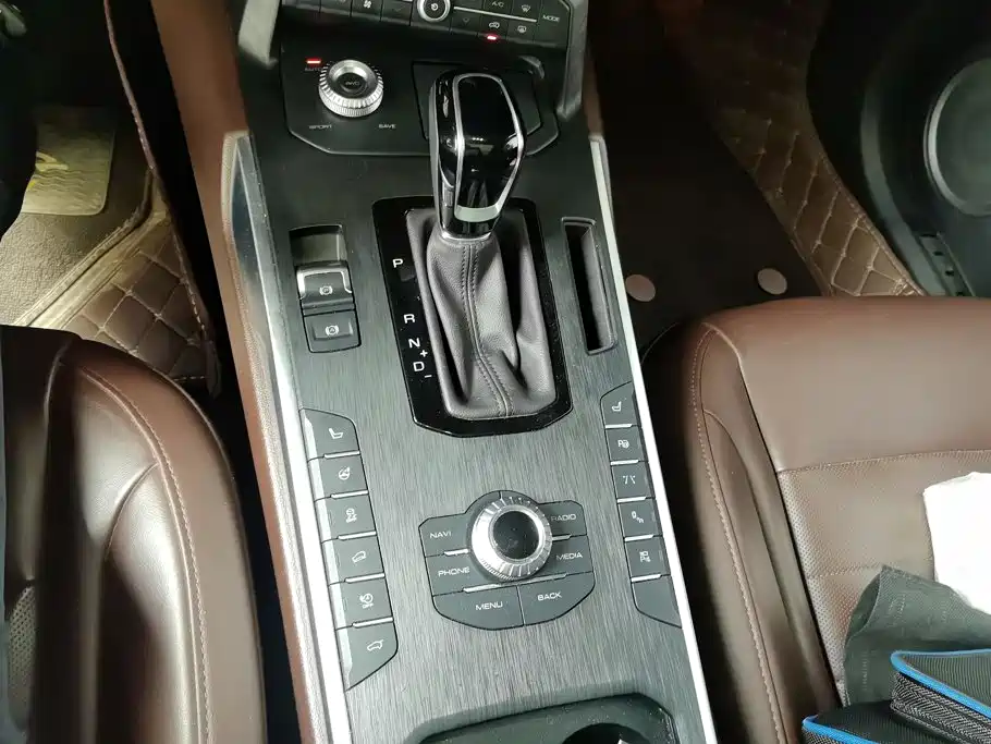 Wey Wey P8 — миниатюра 16