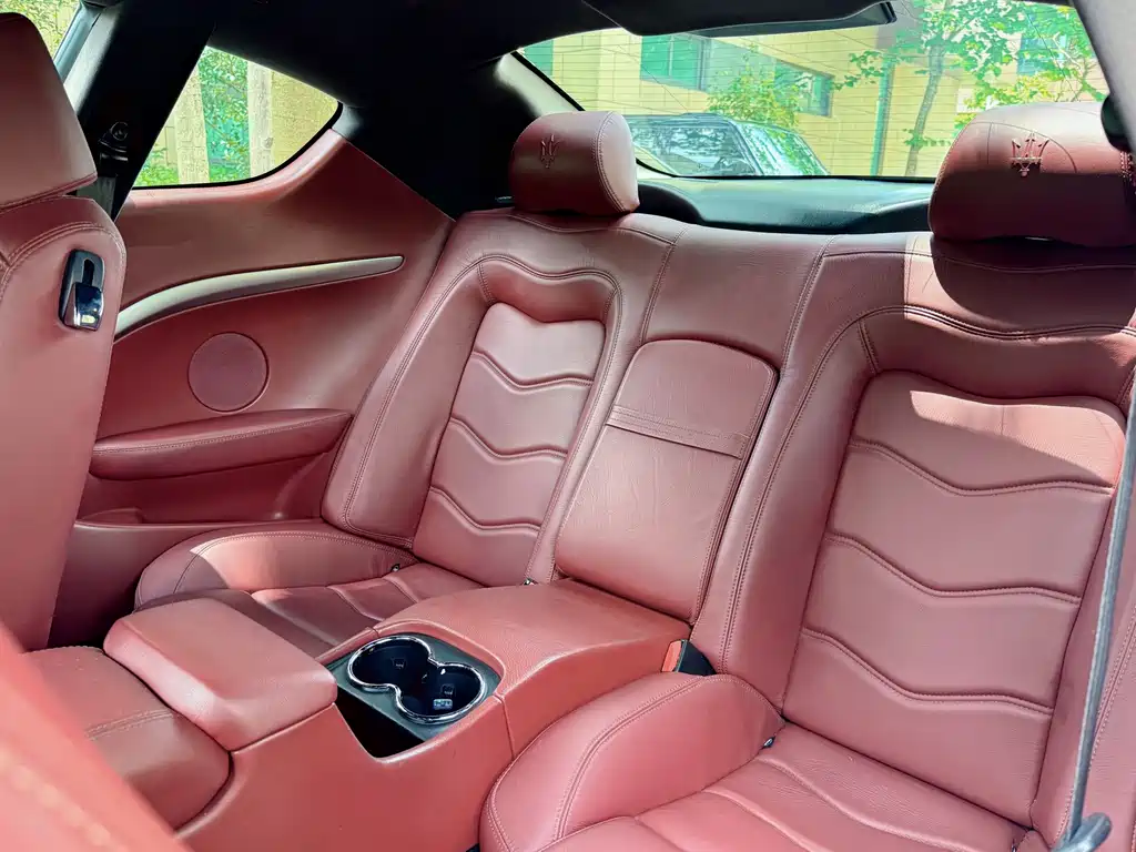 Maserati GranTurismo — миниатюра 9