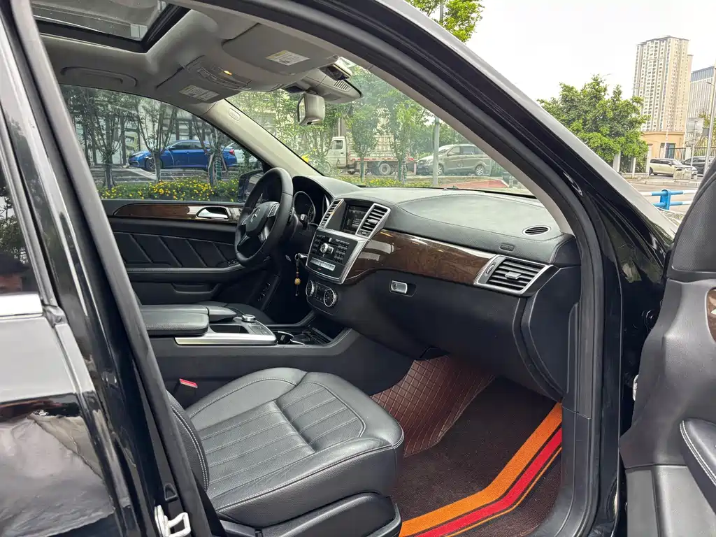 Mercedes-Benz GL-Class — миниатюра 8