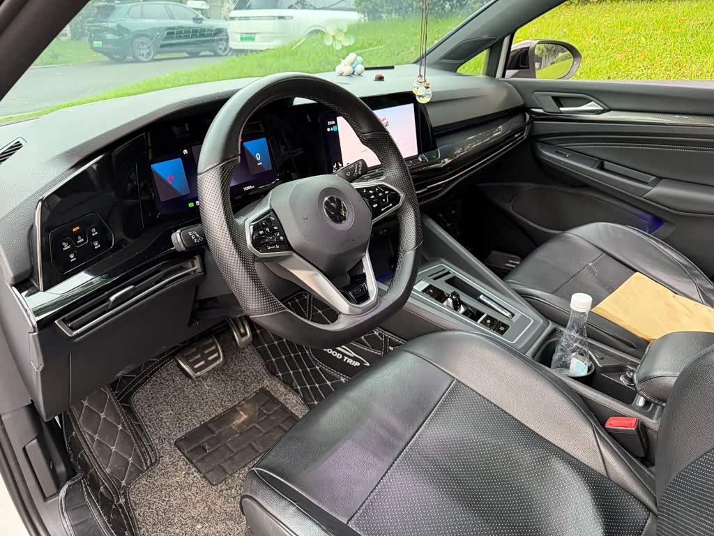 Volkswagen Golf 1.4 л 2021 г. Белый, пробег 15000 км