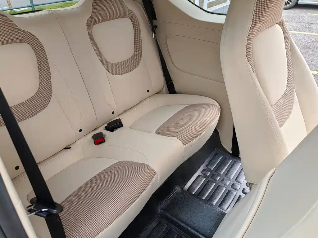 Wuling MINIEV — миниатюра 8