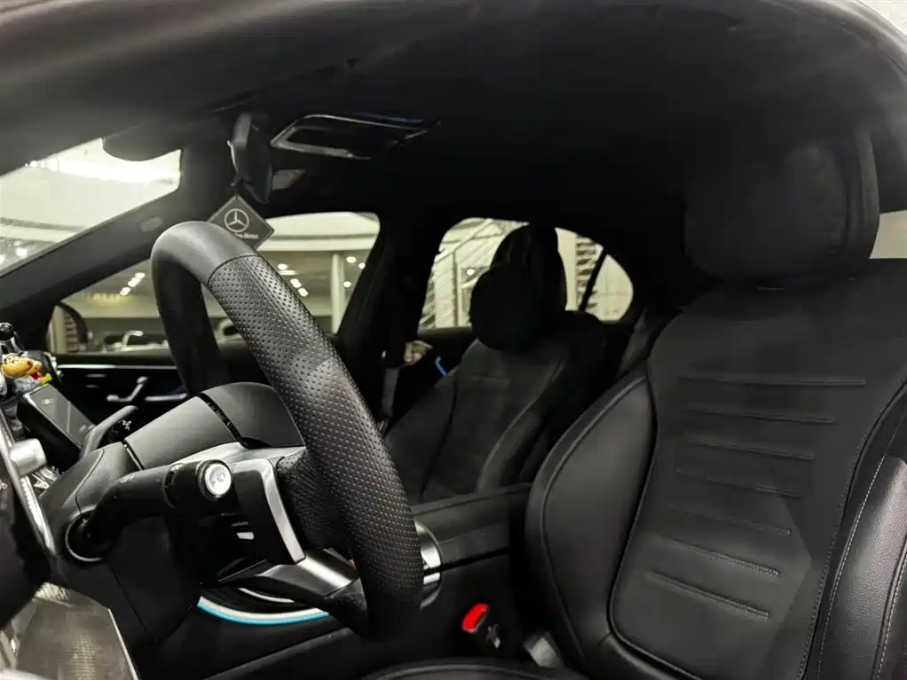 Mercedes-Benz C-Class — миниатюра 11