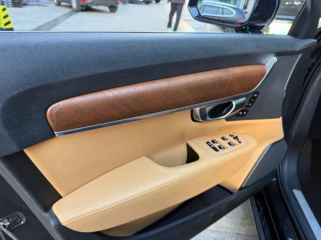 Volvo S90 — миниатюра 4