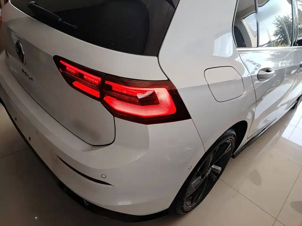 Volkswagen Golf — миниатюра 8