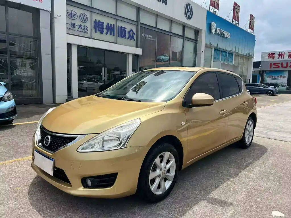 Nissan Tiida
