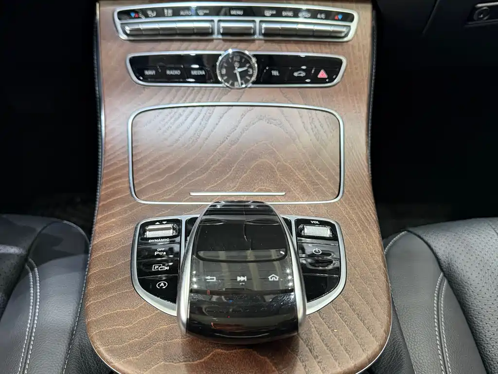 Mercedes-Benz E-Class E 2018 E 300 L Fashion