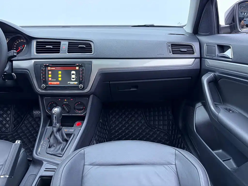 Volkswagen Lavida — миниатюра 10