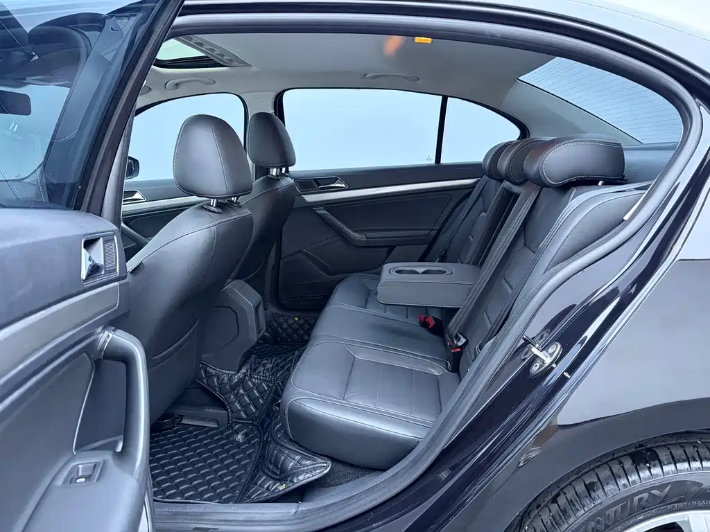 Volkswagen Lavida — миниатюра 7