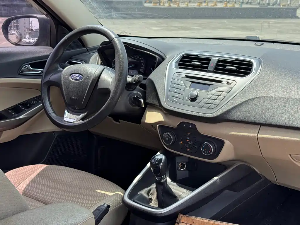 Ford Escort — миниатюра 7