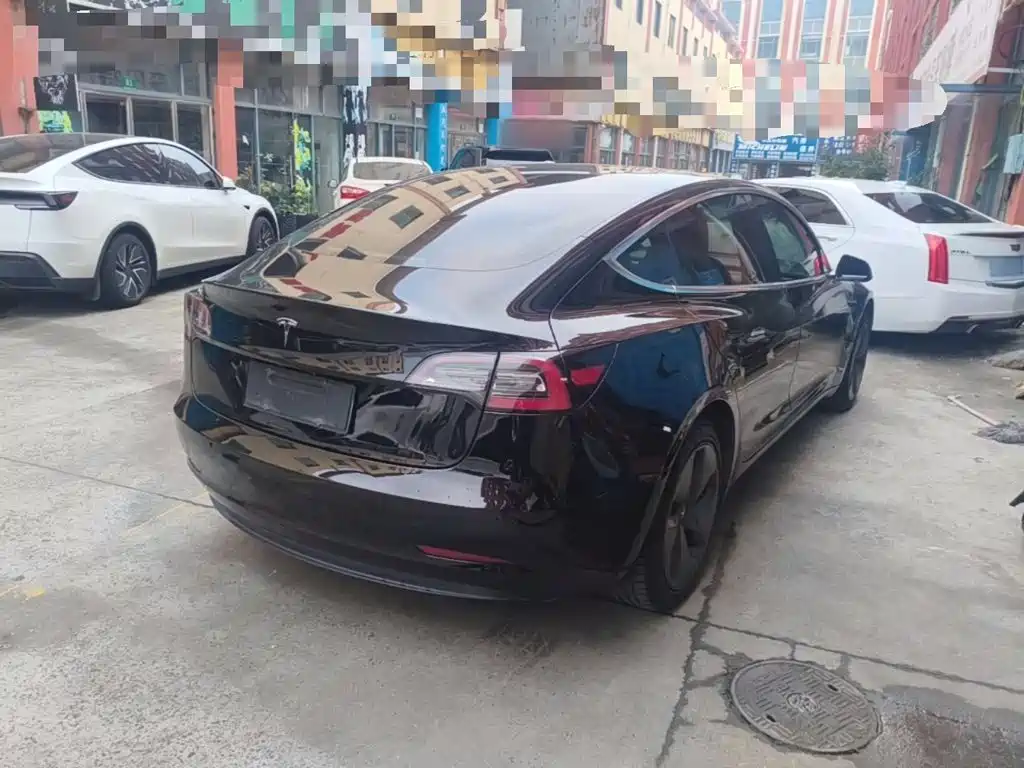 Tesla Model 3 — миниатюра 7