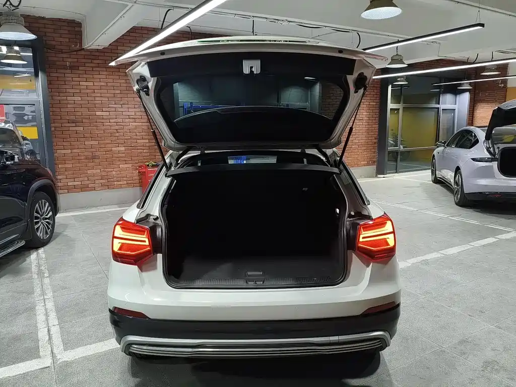 Audi Q2L e-tron — миниатюра 20
