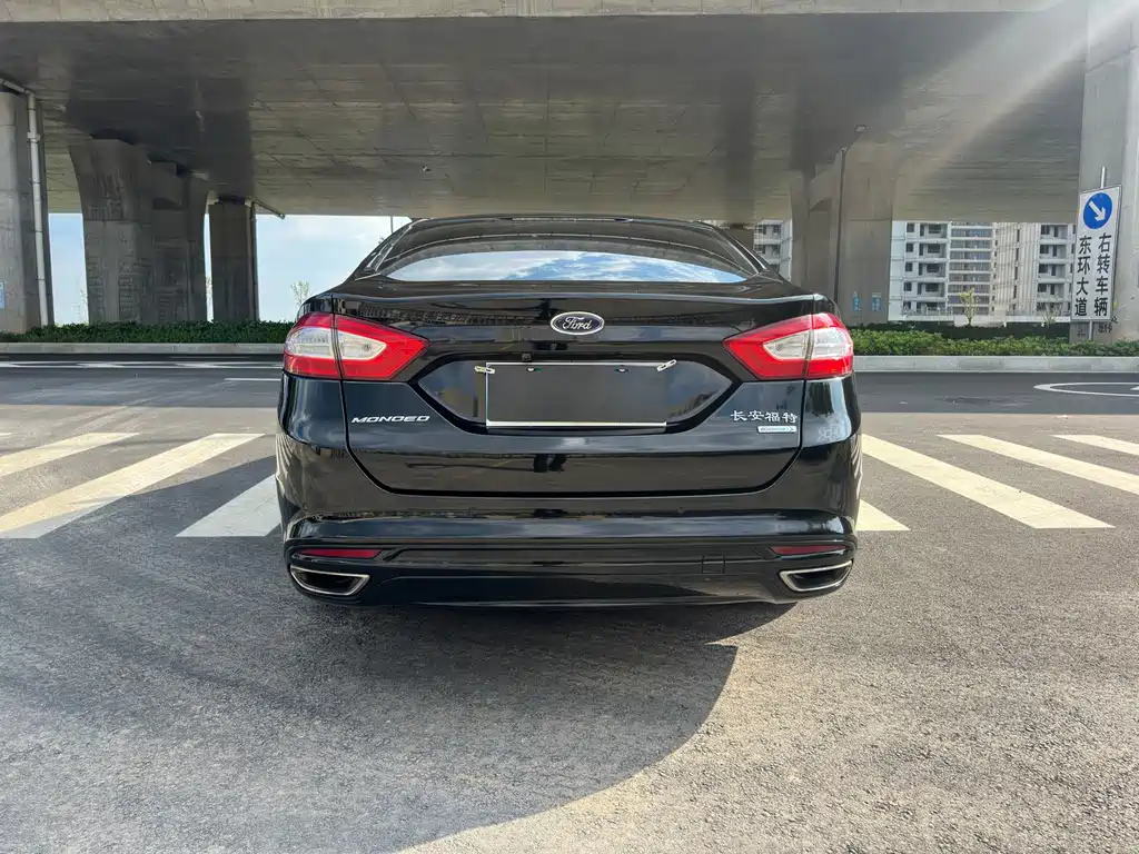 Ford Mondeo — миниатюра 6