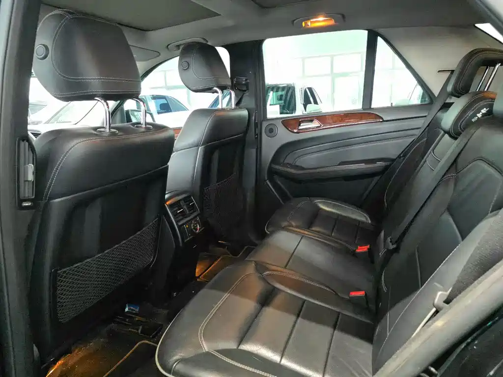Mercedes-Benz M-Class — миниатюра 6