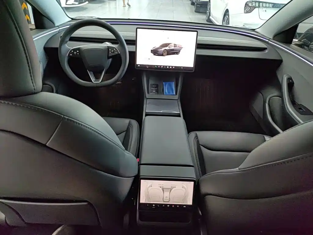 Tesla Model 3 — миниатюра 10